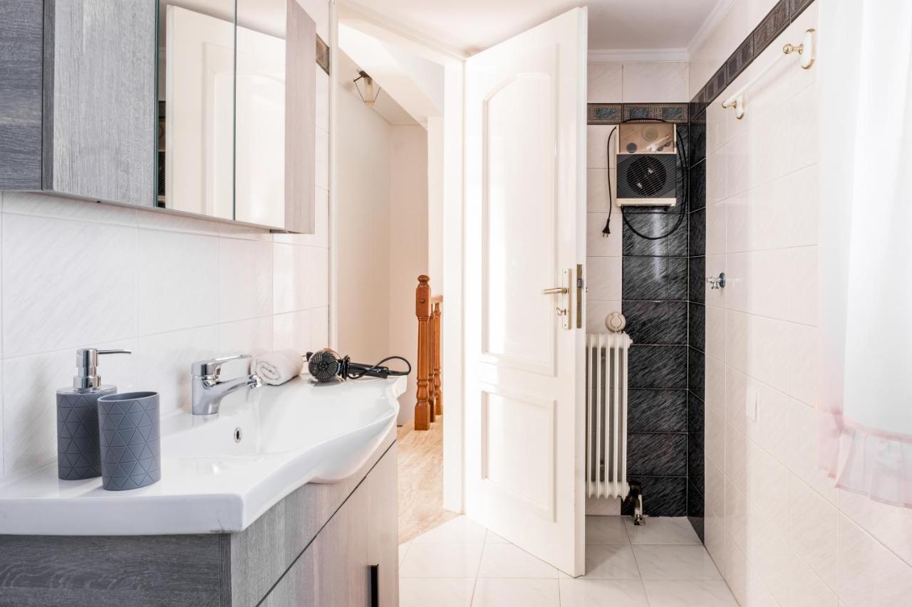 The Home Sweet Home - Family Friendly 2 Floor Apartment Kalamata Exteriör bild