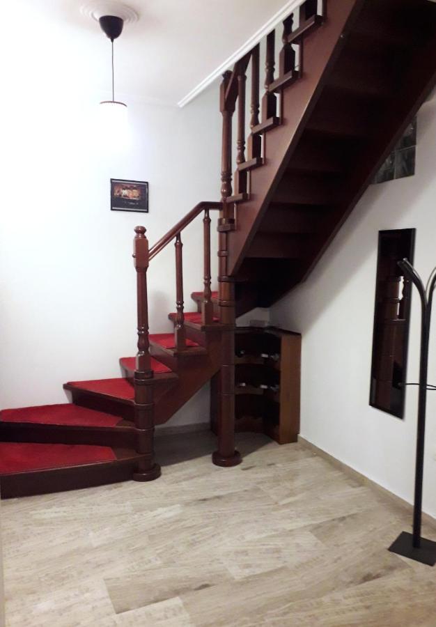 The Home Sweet Home - Family Friendly 2 Floor Apartment Kalamata Exteriör bild