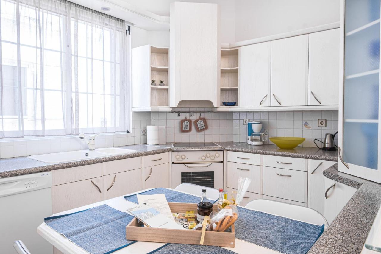 The Home Sweet Home - Family Friendly 2 Floor Apartment Kalamata Exteriör bild